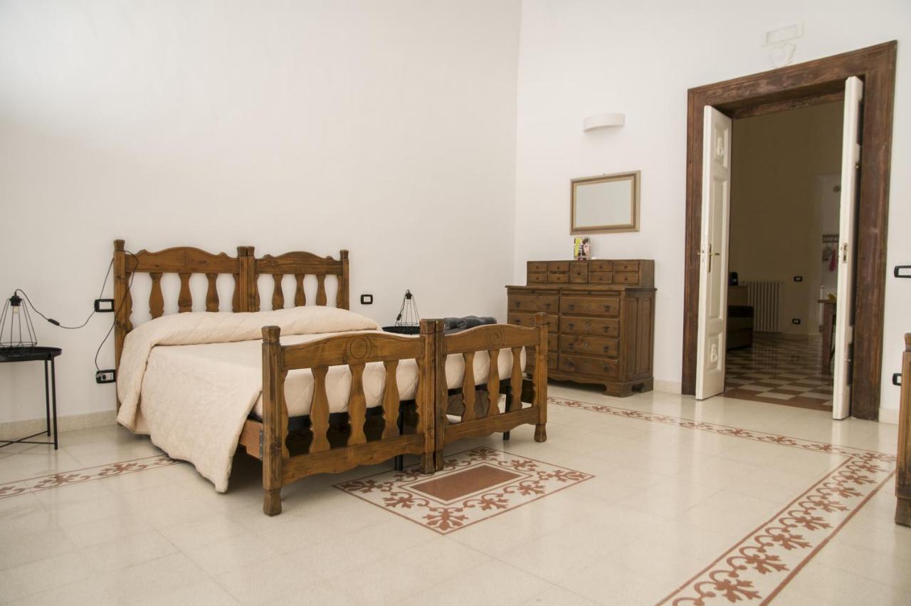 Palazzo Italia Apartments Бари Екстериор снимка