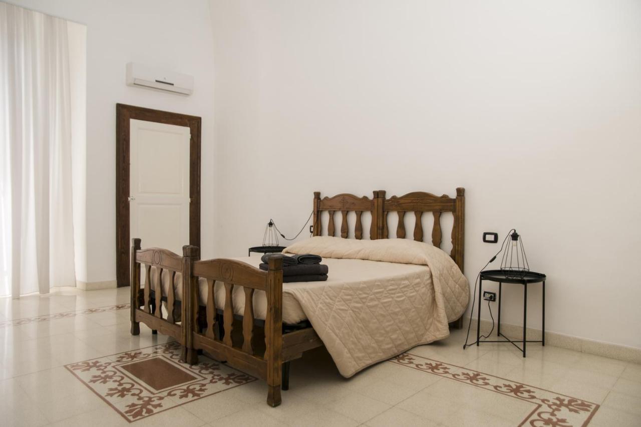 Palazzo Italia Apartments Бари Екстериор снимка