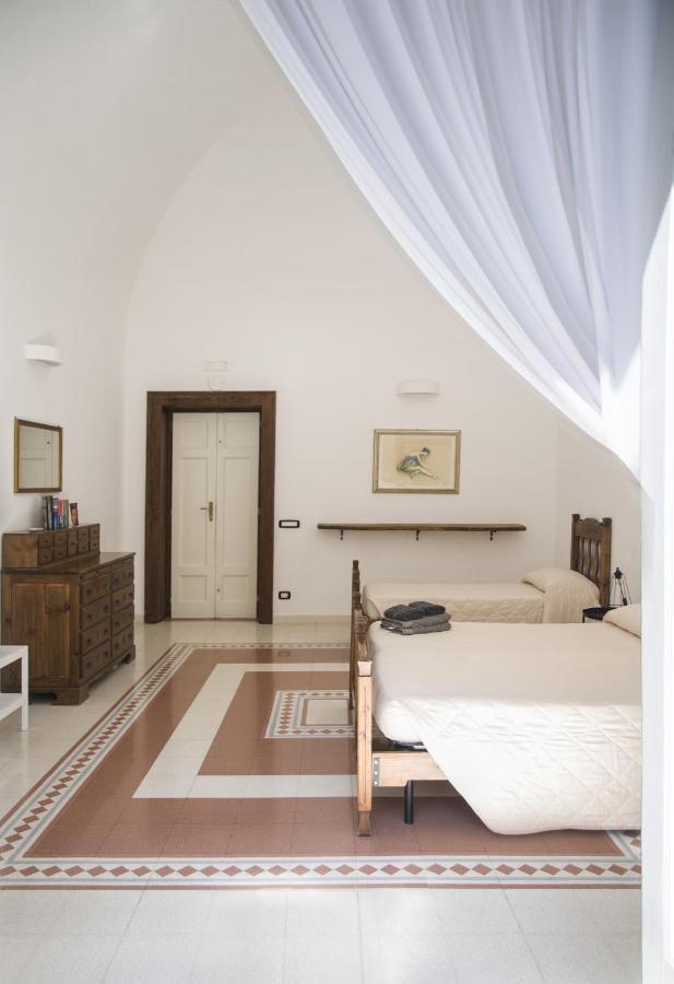 Palazzo Italia Apartments Бари Екстериор снимка