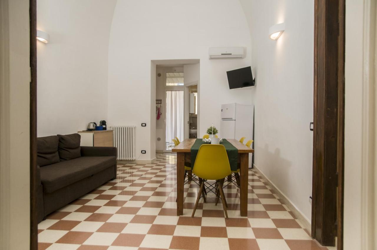 Palazzo Italia Apartments Бари Екстериор снимка