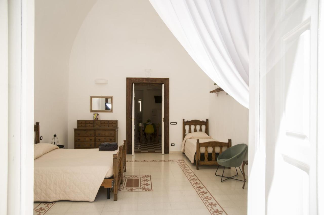 Palazzo Italia Apartments Бари Екстериор снимка