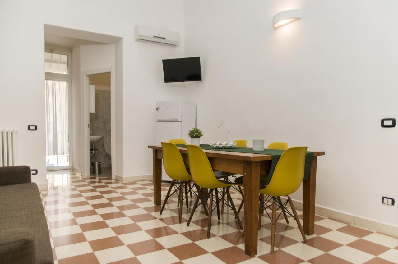 Palazzo Italia Apartments Бари Екстериор снимка