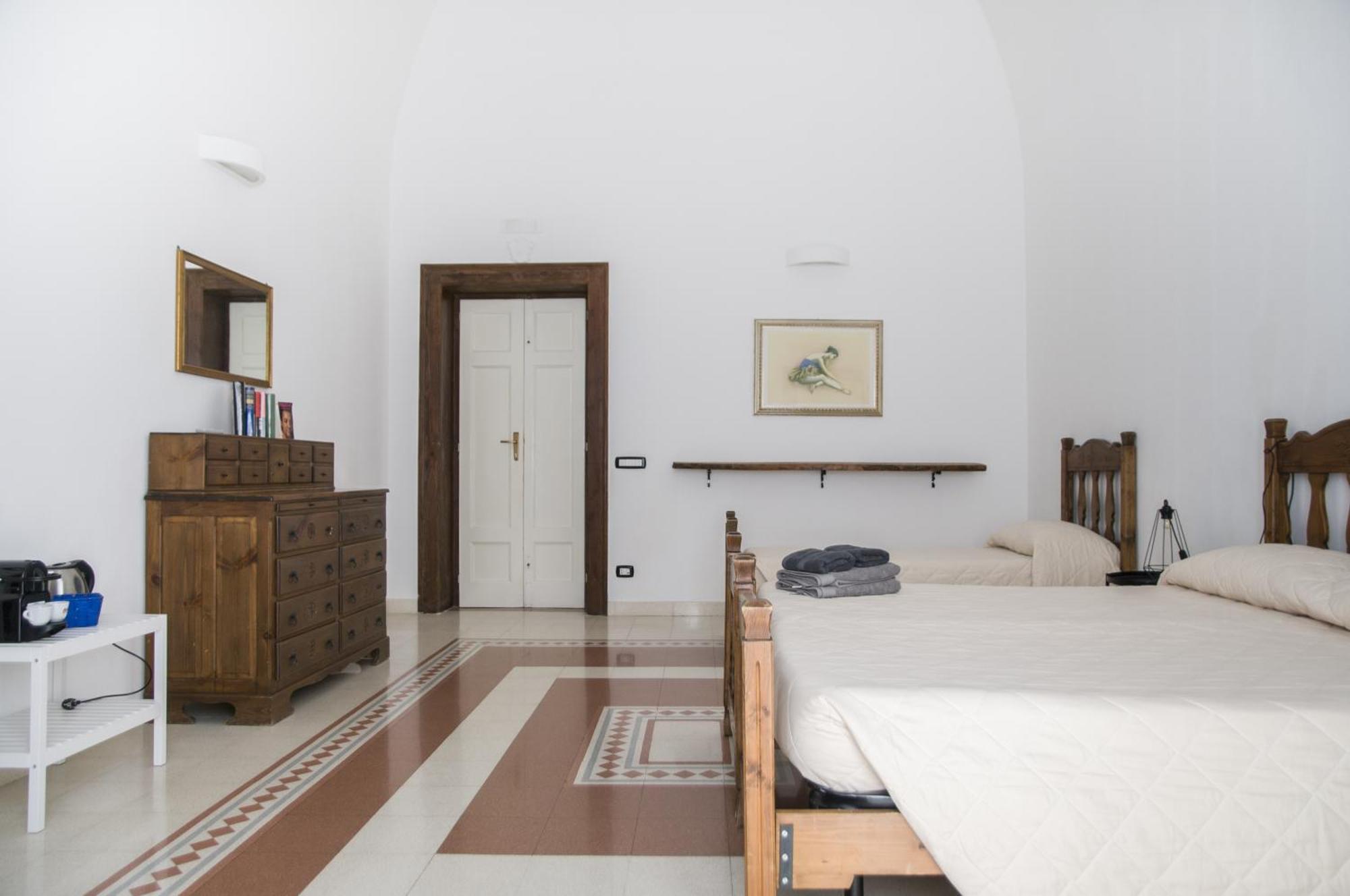 Palazzo Italia Apartments Бари Екстериор снимка