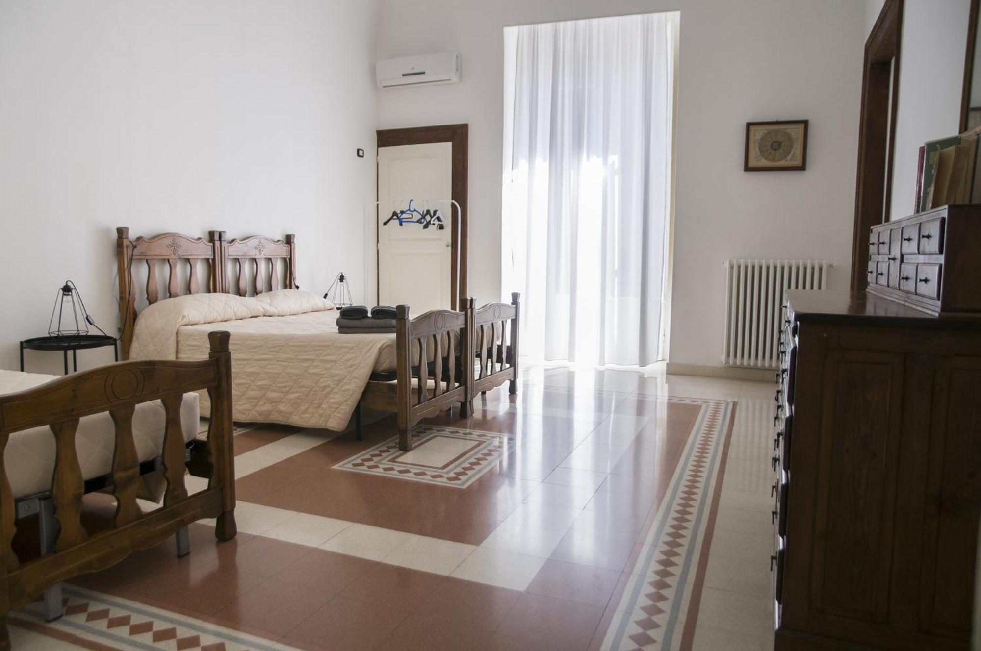 Palazzo Italia Apartments Бари Екстериор снимка