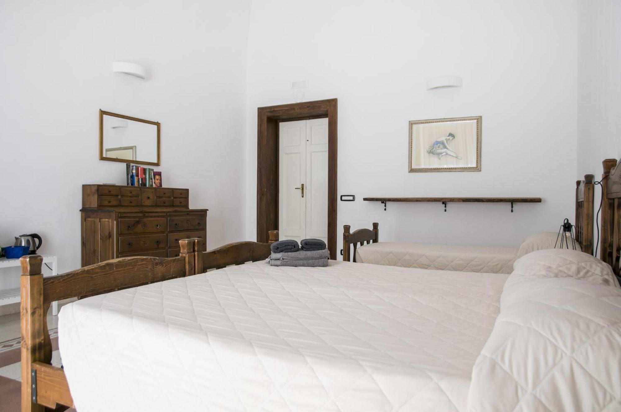 Palazzo Italia Apartments Бари Екстериор снимка