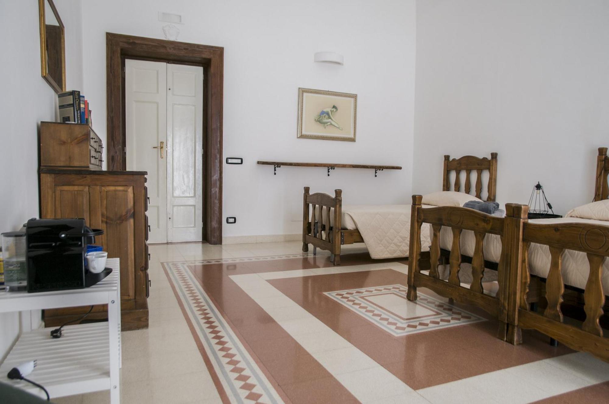 Palazzo Italia Apartments Бари Екстериор снимка