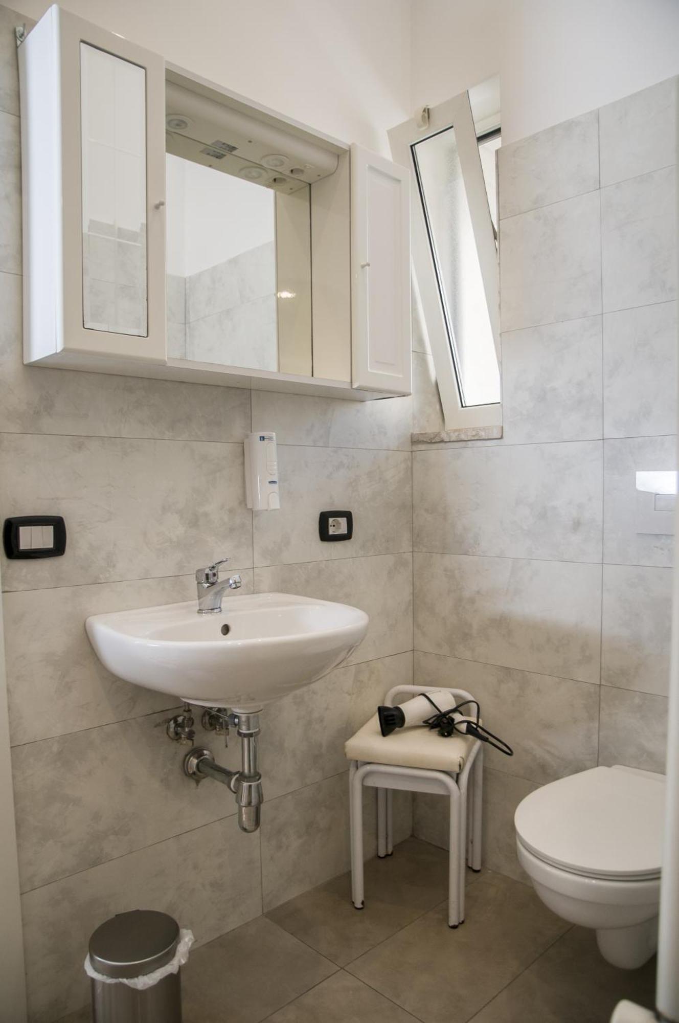 Palazzo Italia Apartments Бари Екстериор снимка