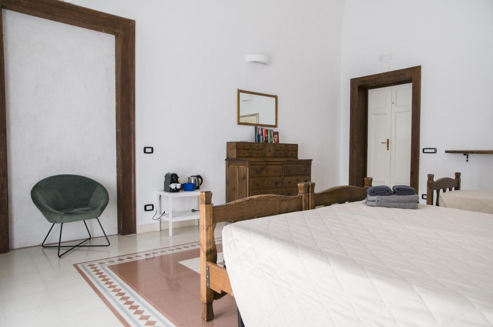 Palazzo Italia Apartments Бари Екстериор снимка